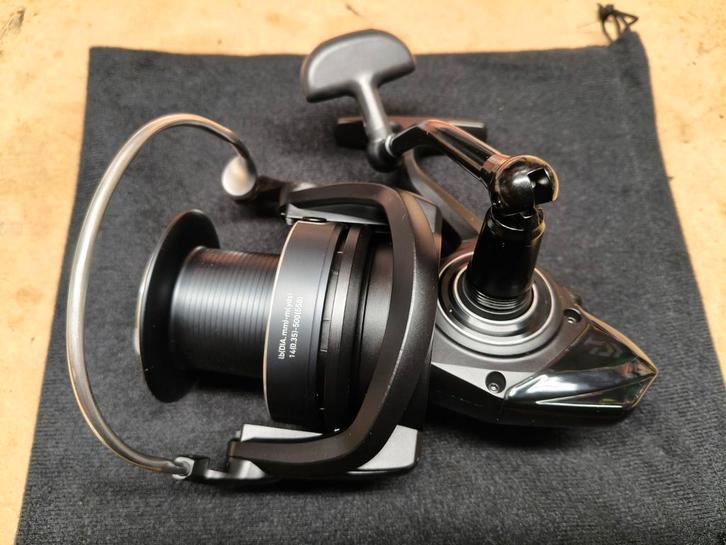 Daiwa 24 Vertice 35 5000 LD, Watersport en Boten, Hengelsport | Karpervissen, Nieuw, Molen, Ophalen of Verzenden