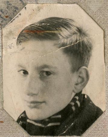 WO2 Persoonsbewijs Kind 1927 Amsterdam Heemstede beschikbaar voor biedingen