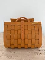 Riviera Maison Florence Leren Magazine holder, Huis en Inrichting, Woonaccessoires | Krantenbakken en Lectuurbakken, Ophalen of Verzenden