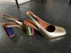 Kurt Geiger Slingback in goudleer met veelkleurige hak 38, Kurt geiger, Schoenen met lage hakken, Overige kleuren, Ophalen of Verzenden