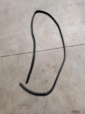 Portier deurrubber voorzijde BMW 1 serie E87 51727159211 715 beschikbaar voor biedingen