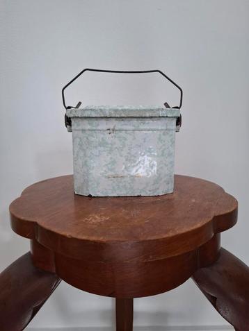 Franse Brocante Emaille Lunchbox Mintgroen beschikbaar voor biedingen
