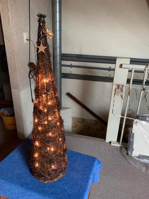 KERSTBOOMPJE MET LED-LAMPJES 90 cm hoog GRATIS, Diversen, Kerst, Zo goed als nieuw, Ophalen