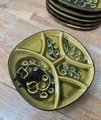 Set groene borden - vintage retro servies Valcara, Huis en Inrichting, Keuken | Servies, Ophalen, Gebruikt, Keramiek, Onbekend