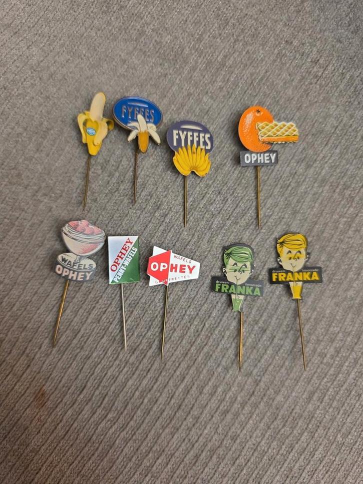 Vintage Reclamepins: Fyffes, Ophey, Franka (9 stuks), Verzamelen, Speldjes, Pins en Buttons, Gebruikt, Overige onderwerpen, Verzenden
