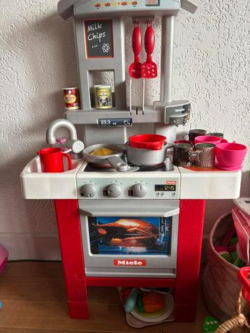 Miele speelkeuken compleet beschikbaar voor biedingen