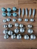 Licht blauwe kerstballen en pegels van glas 32 delig, Ophalen