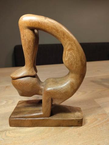 Handgesneden Art Deco yoga beeldje (Scorpion pose). beschikbaar voor biedingen