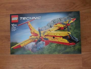 LEGO Technic exclusief Brandblusvliegtuig, nieuw en gesealed beschikbaar voor biedingen