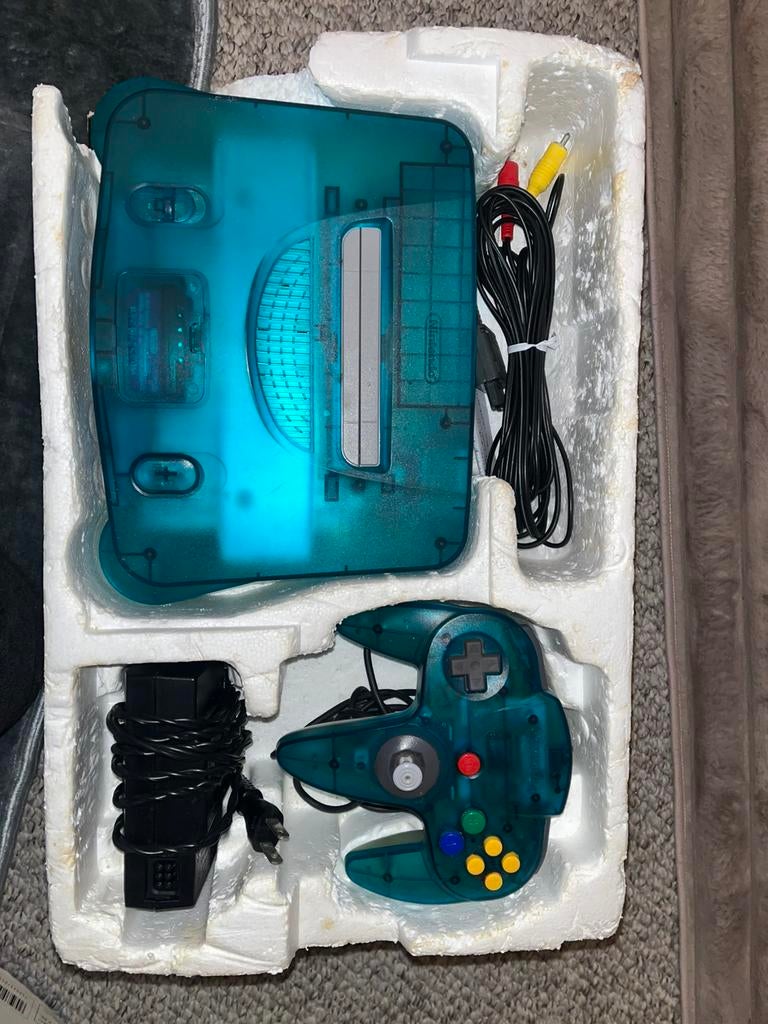 Nintendo 64 clear blue limited edition, Ophalen of Verzenden, Zo goed als nieuw, Met 1 controller, Met geheugenkaart
