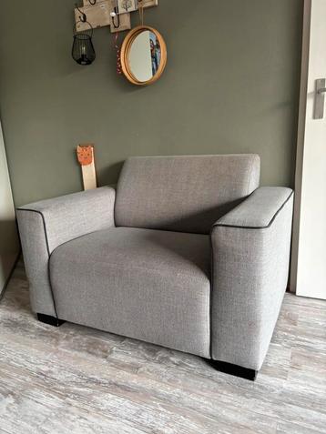 Love seat
