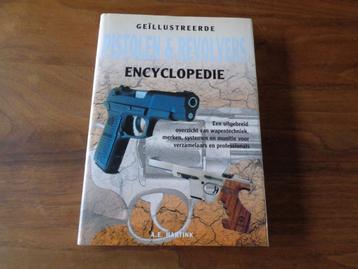 Geïllustreerde PISTOLEN & REVOLVERS encyclopedie beschikbaar voor biedingen