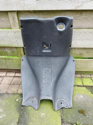 beenschild Aprilia SR 1998 model beschikbaar voor biedingen