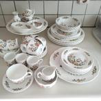 Engels aynsley  cottage garden uitgebreid servies, Ophalen of Verzenden, Zo goed als nieuw, Bord(en), Overige stijlen