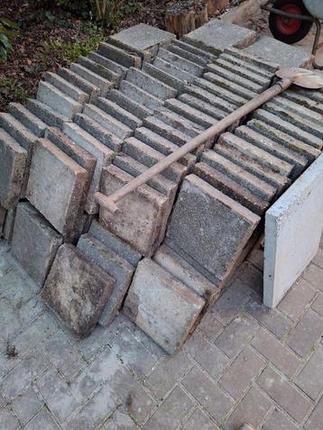 Gratis straat tegels! beschikbaar voor biedingen