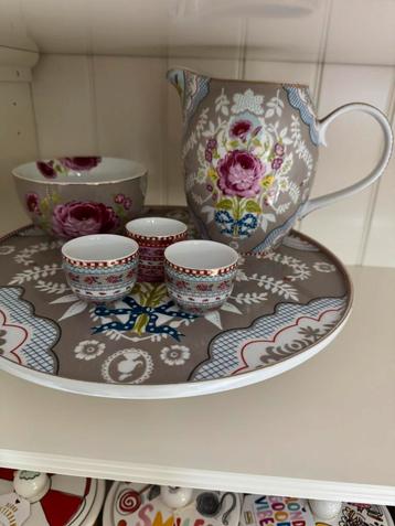 Pip Studio servies taartplateau waterkan kom eierdopjes beschikbaar voor biedingen