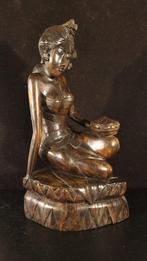 Houtsnijwerk beeld uit Bali Indonesië gesigneerd, Huis en Inrichting, Ophalen of Verzenden, Gebruikt