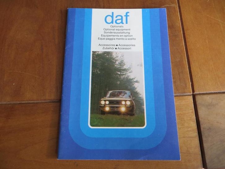 Folder DAF accessoires 1974 incl. onderdeelnummers, Boeken, Auto's | Folders en Tijdschriften, Zo goed als nieuw, Overige merken