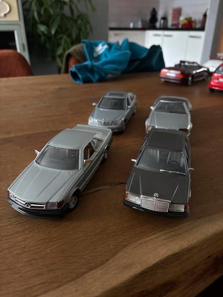 Mercedes 1:24 Modellen - Burago & Maisto, Hobby en Vrije tijd, Modelauto's | 1:24, Gebruikt, Auto, Bburago, Ophalen of Verzenden