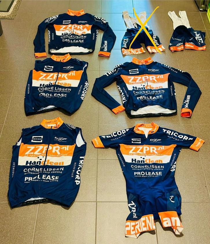 Wielrenkleding wielrenjasje wielrenbroek windvanger S en M, Fietsen en Brommers, Fietsaccessoires | Fietskleding, Zo goed als nieuw