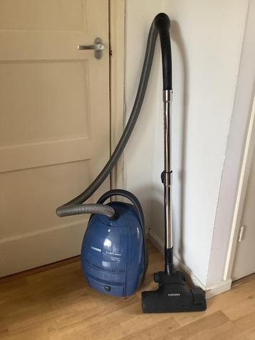 Stofzuiger met zak, Siemens 1600 Watt beschikbaar voor biedingen