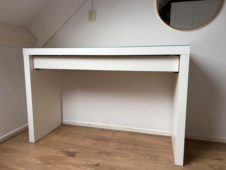 Malm toilettafel, Huis en Inrichting, Bureaus, Zo goed als nieuw, Ophalen