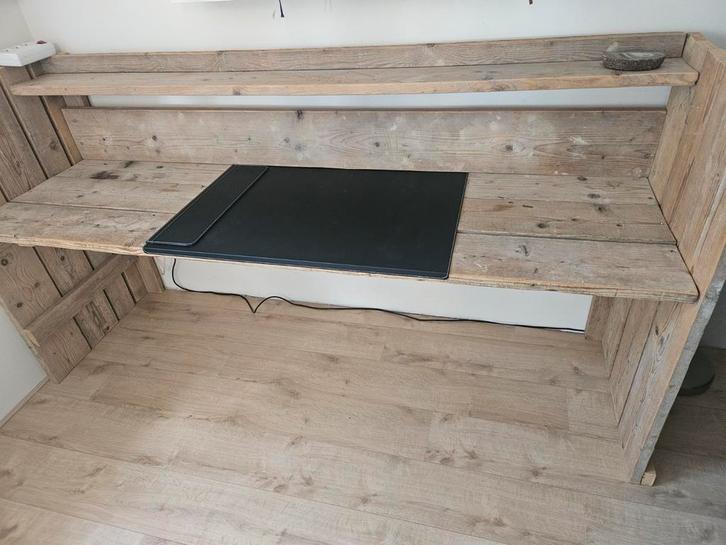Steigerhouten bureau, Huis en Inrichting, Bureaus, Zo goed als nieuw, Bureau, Ophalen