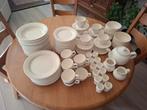 Servies Set., Huis en Inrichting, Keuken | Servies, Ophalen, Porselein, Overige stijlen, Bord(en)