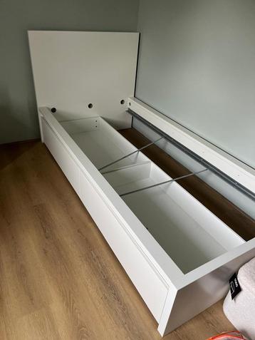 Ikea Malm Bed 2 lades 90x200