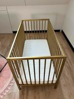 Ledikant met matras, Kinderen en Baby's, Babywiegjes en Ledikanten, Ophalen, Zo goed als nieuw, Ledikant