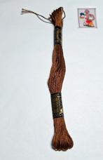 DMC mouline, bruin 801, Mulhouse, France, Ophalen of Verzenden, Borduurgaren of Zijde, DMC