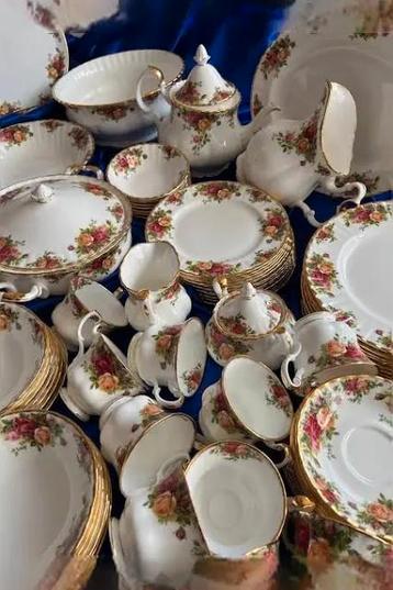 Te koop gevraagd Royal albert servies beschikbaar voor biedingen