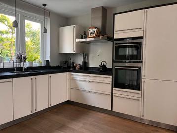 Gebruikte SieMatic keuken met apparatuur beschikbaar voor biedingen