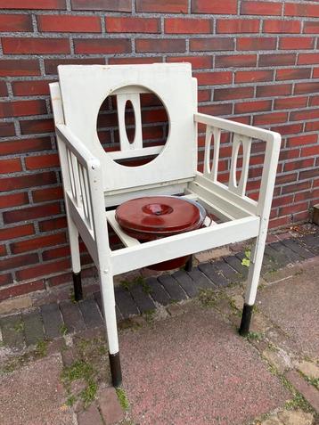 Antieke postoel/ nachtspiegel beschikbaar voor biedingen