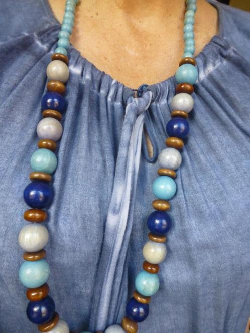 lang Collier grote Houten ronde Kralen vnl. Blauw / 99 cm, Sieraden, Tassen en Uiterlijk, Antieke sieraden, Ketting, Overige materialen