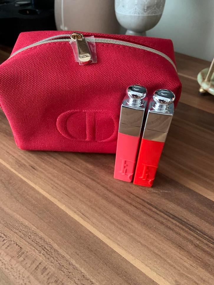 Nieuw Dior make up tas /beautycase en 2 Dior lipglos, Sieraden, Tassen en Uiterlijk, Toilettassen, Nieuw, Dame, Overige kleuren