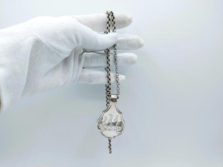 Zilveren jasseronketting met 18e eeuwse hanger, 66,5 cm., Sieraden, Tassen en Uiterlijk, Antieke sieraden, Hanger, Zilver, Verzenden