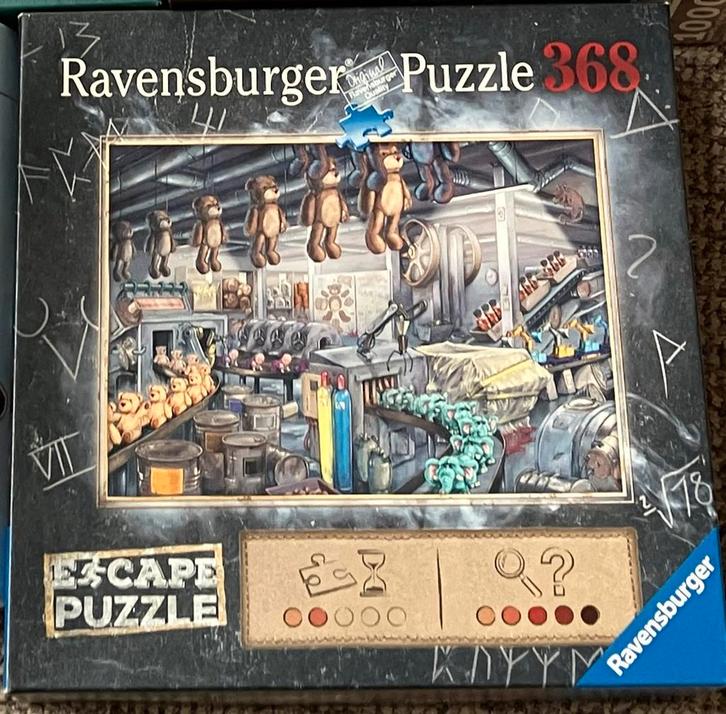 Ravensburger Escape Puzzle - Teddybeer Fabriek, Hobby en Vrije tijd, Denksport en Puzzels, Nieuw, Legpuzzel, Minder dan 500 stukjes