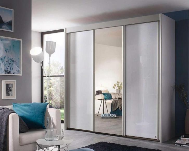 Schuifdeurkast wit 223cm hoog 225cm breed, Huis en Inrichting, Kasten | Kledingkasten, Zo goed als nieuw, 200 cm of meer, 200 cm of meer