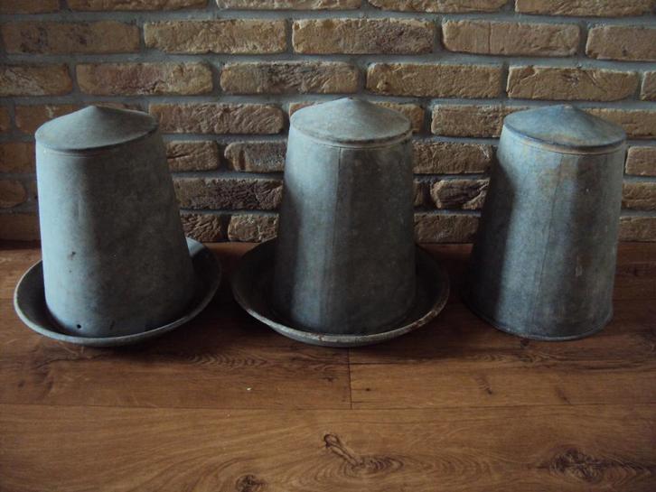 Oude zinken kippen drinkbak drinktoren waterbak, Dieren en Toebehoren, Pluimvee | Toebehoren, Gebruikt, Drinken en Voederen, Ophalen of Verzenden