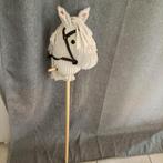 Stokpaardje stokpaard wit met lange manen, Ophalen