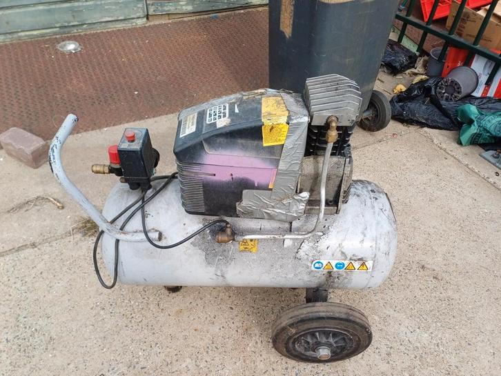 Creemers lucht compressor 1200 w 10 bar, Doe-het-zelf en Verbouw, Compressors, Gebruikt, 6 tot 10 bar, Minder dan 25 liter, Minder dan 200 liter/min
