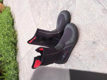 Duikschoenen / laarsjes MT 46 6,5 mm beschikbaar voor biedingen