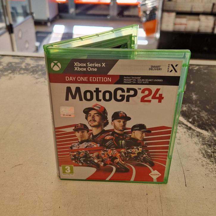 MotoGP 24 Day One Edition Xbox One Game - In Nette Staat, Spelcomputers en Games, Games | Xbox One, Zo goed als nieuw
