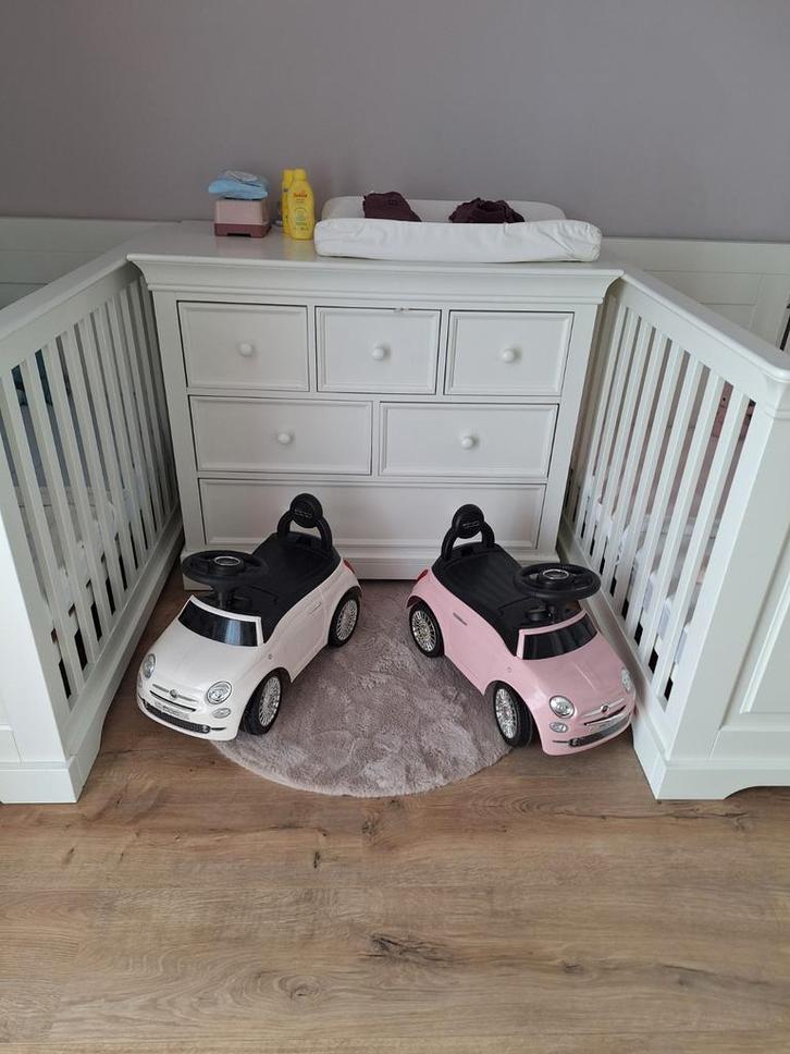 Kidsmill Chateau Babykamer Wit compleet 2 ledikantjes, Kinderen en Baby's, Kinderkamer | Complete kinderkamers, Zo goed als nieuw