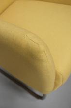 Leuke vrolijke fauteuil stof geel sledestoel Jess Design, Huis en Inrichting, Fauteuils, Ophalen, 75 tot 100 cm, Zo goed als nieuw