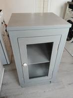 Gratis grijs kastje, Huis en Inrichting, Kasten | Buffetkasten, Ophalen, Gebruikt, 50 tot 100 cm, Minder dan 100 cm