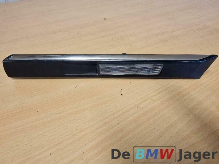 Stootlijst voorscherm rechts BMW 7-serie E38 51138165220, Auto-onderdelen, Carrosserie en Plaatwerk, BMW, Gebruikt, Ophalen of Verzenden