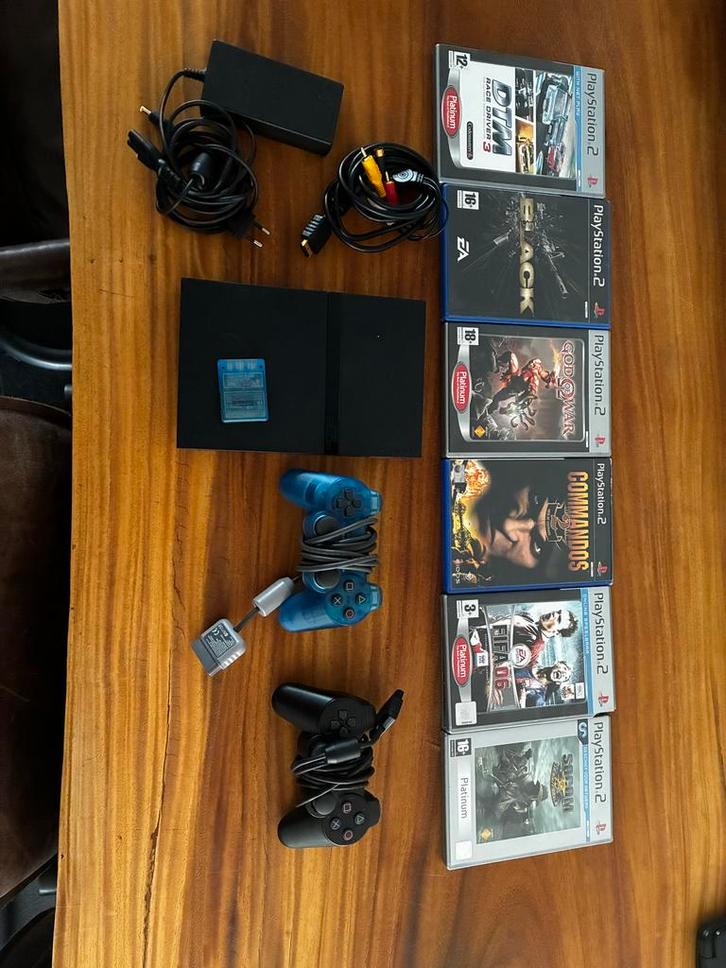 PS2 Compleet met 6 games en memory card, Spelcomputers en Games, Spelcomputers | Sony PlayStation 2, Gebruikt, Phat, Zwart, Met 2 controllers