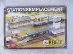 Vintage bouwdoos HO Realix station Leuven NIEUW, Hobby en Vrije tijd, Modeltreinen | H0, Overige merken, Gelijkstroom of Wisselstroom